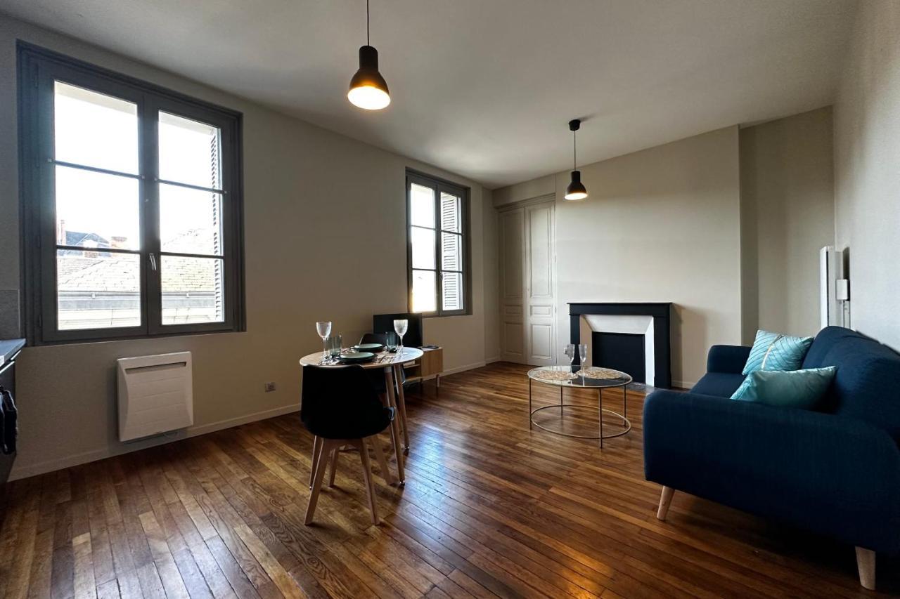 Le Magistral Beautiful One-Bedroom Apartment In The Historic Heart Of Tours Exterior photo